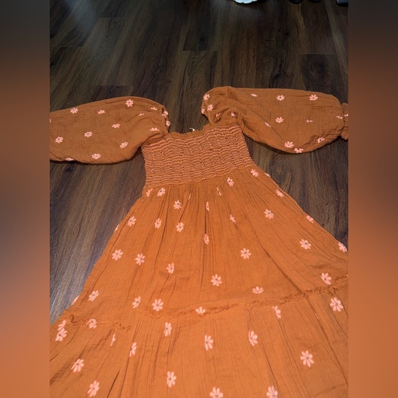 Nwot Free People Dahlia embroidered smocked maxi
Dress spring casual spring $160 - Picture 6 of 14